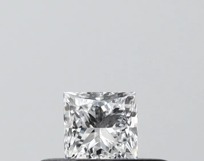 0.22ct Princess Lab Grown Diamond (Colour D, Clarity VVS2, IGI Certified)