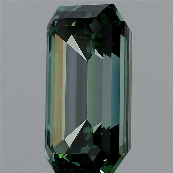 4.07ct Emerald Lab Grown Diamond (Colour Fancy Vivid Green, Clarity VVS2, IGI Certified)