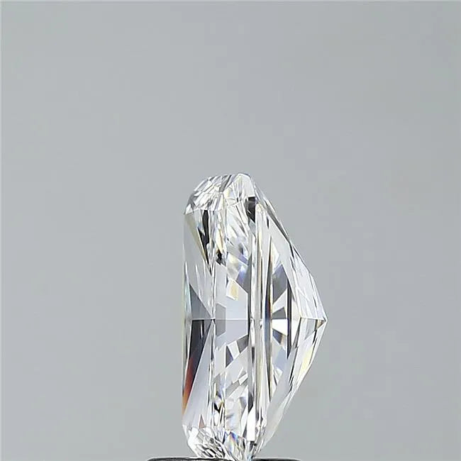 3.23ct Radiant Lab Grown Diamond (Colour E, Clarity VVS1, IGI Certified)