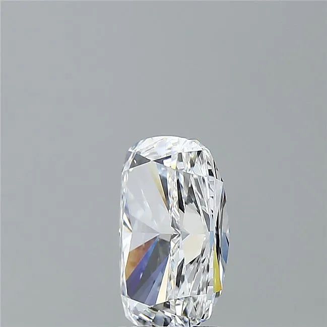 2.74ct Cushion modified Lab Grown Diamond (Colour D, Clarity VVS2, IGI Certified)