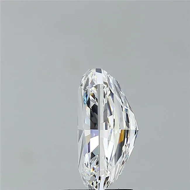 3.07ct Radiant Lab Grown Diamond (Colour D, Clarity VVS1, IGI Certified)