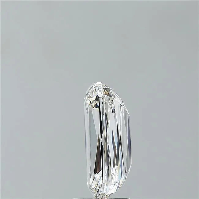 3.13ct Cushion modified Lab Grown Diamond (Colour E, Clarity VVS2, IGI Certified)