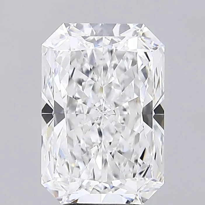 4.02ct Radiant Lab Grown Diamond (Colour D, Clarity VVS2, IGI Certified)