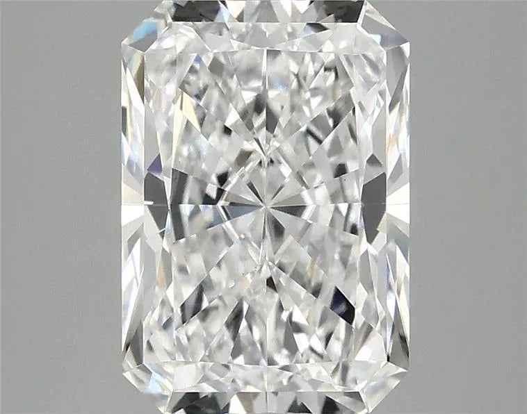 3.08ct Radiant Lab Grown Diamond (Colour D, Clarity VVS2, IGI Certified)