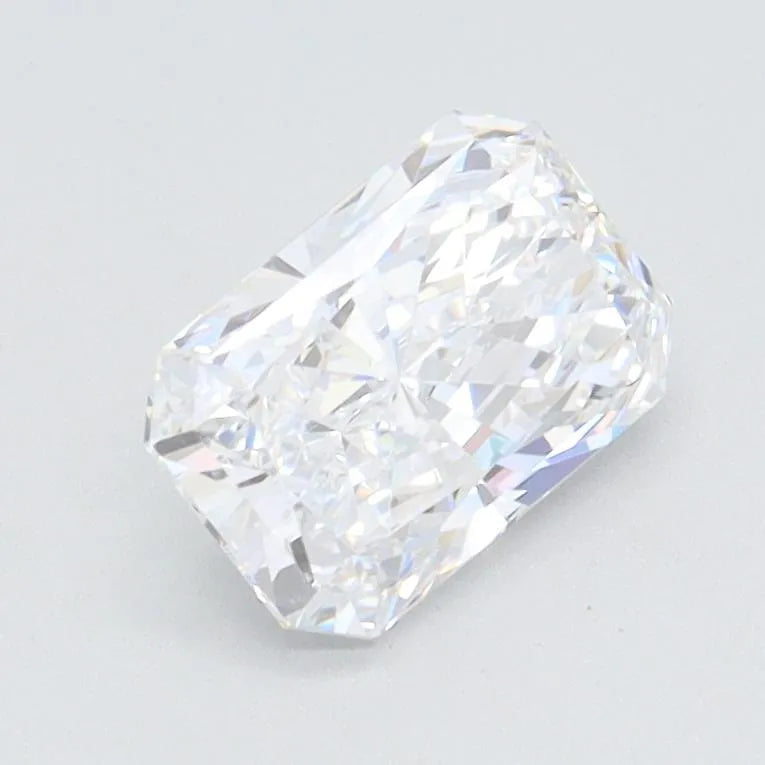 1.03ct Radiant Lab Grown Diamond (Colour D, Clarity VVS2, IGI Certified)
