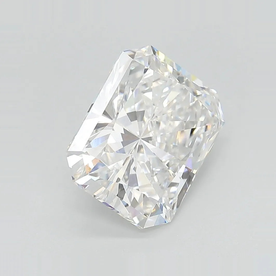 1.73ct Radiant Lab Grown Diamond (Colour E, Clarity VVS2, IGI Certified)