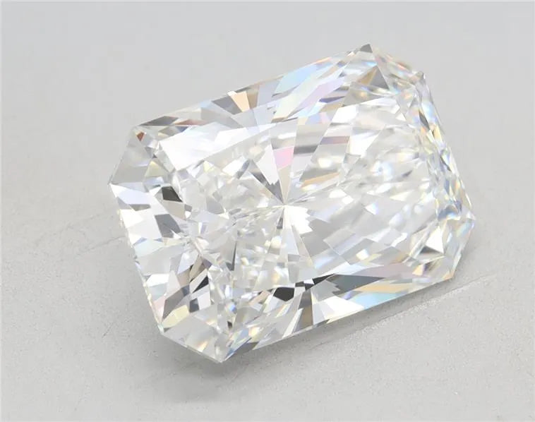3.10ct Radiant Lab Grown Diamond (Colour E, Clarity VVS1, GIA Certified)