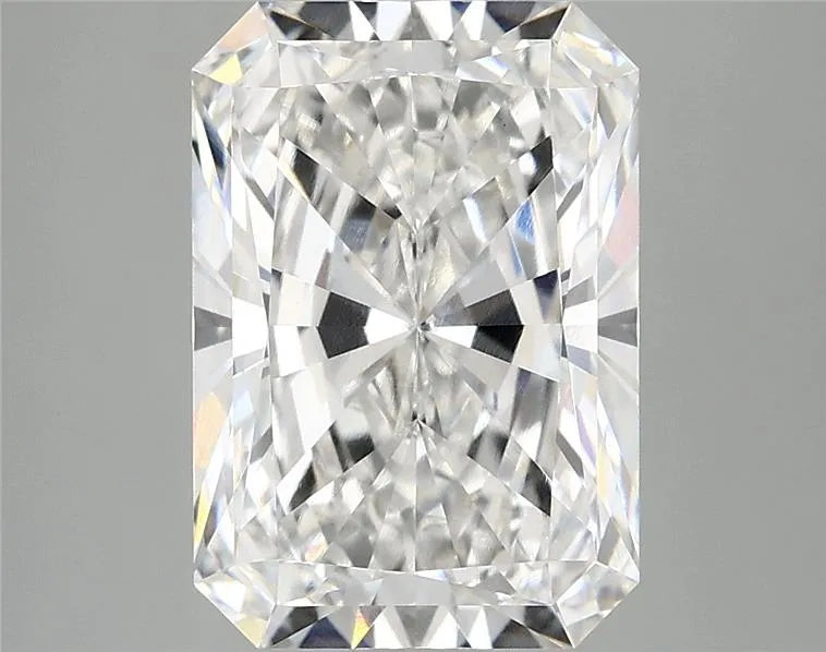 4.10ct Radiant Lab Grown Diamond (Colour E, Clarity VVS2, IGI Certified)