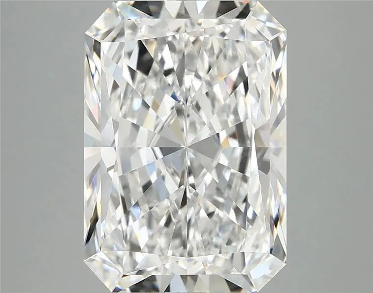 5.05ct Radiant Lab Grown Diamond (Colour E, Clarity VVS2, IGI Certified)