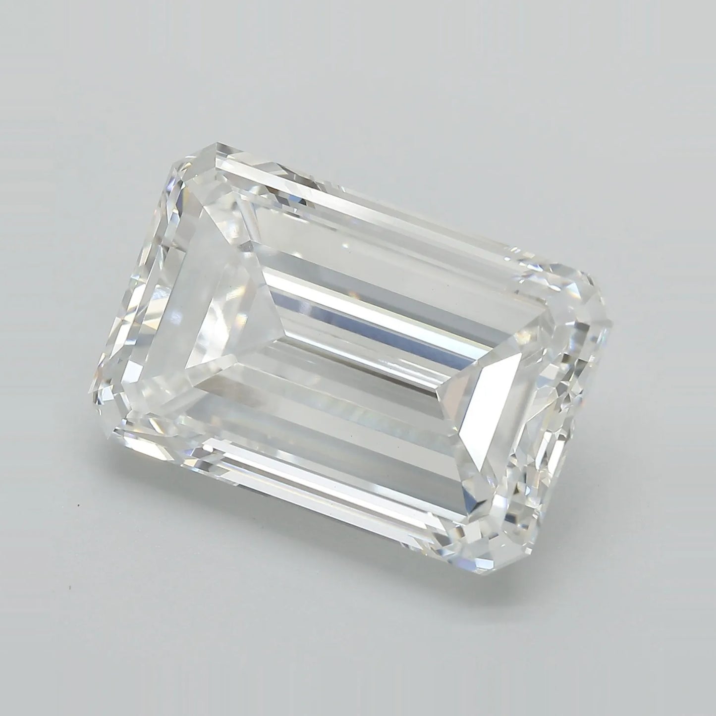 15.31ct Emerald Lab Grown Diamond (Colour F, Clarity VVS2, IGI Certified)
