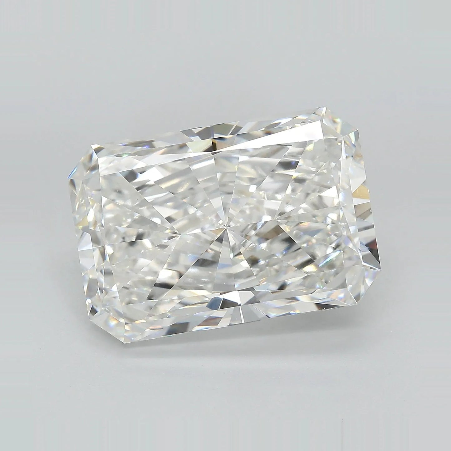 16.40ct Radiant Lab Grown Diamond (Colour F, Clarity VVS2, IGI Certified)