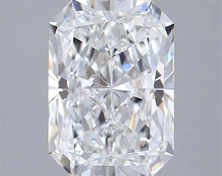 2.00ct Radiant Lab Grown Diamond (Colour E, Clarity VVS1, IGI Certified)