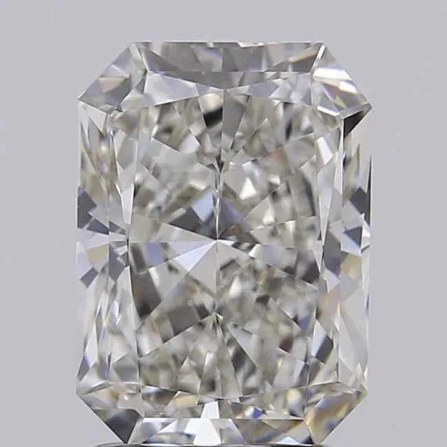 2.02ct Radiant Lab Grown Diamond (Colour J, Clarity VVS2, IGI Certified)