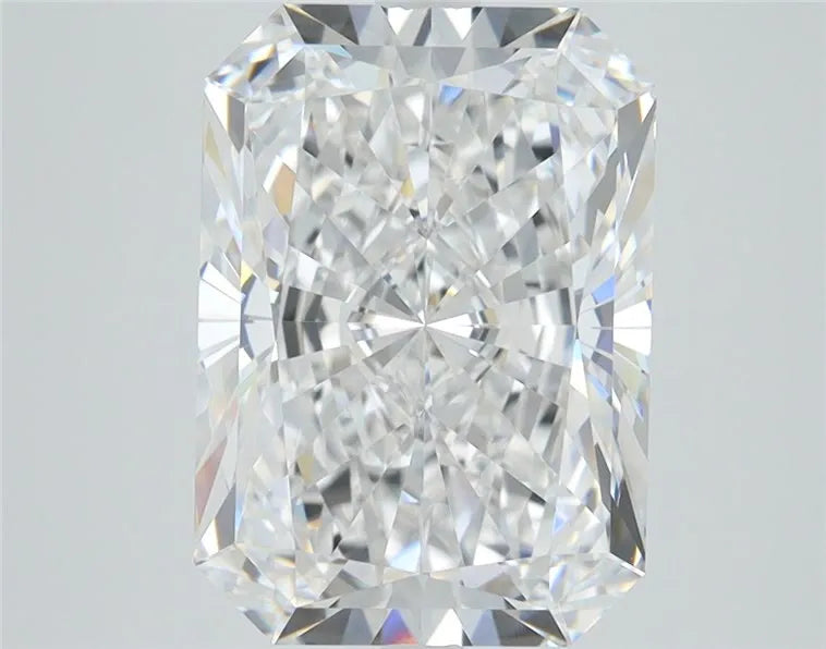 2.08ct Radiant Lab Grown Diamond (Colour D, Clarity VVS2, IGI Certified)
