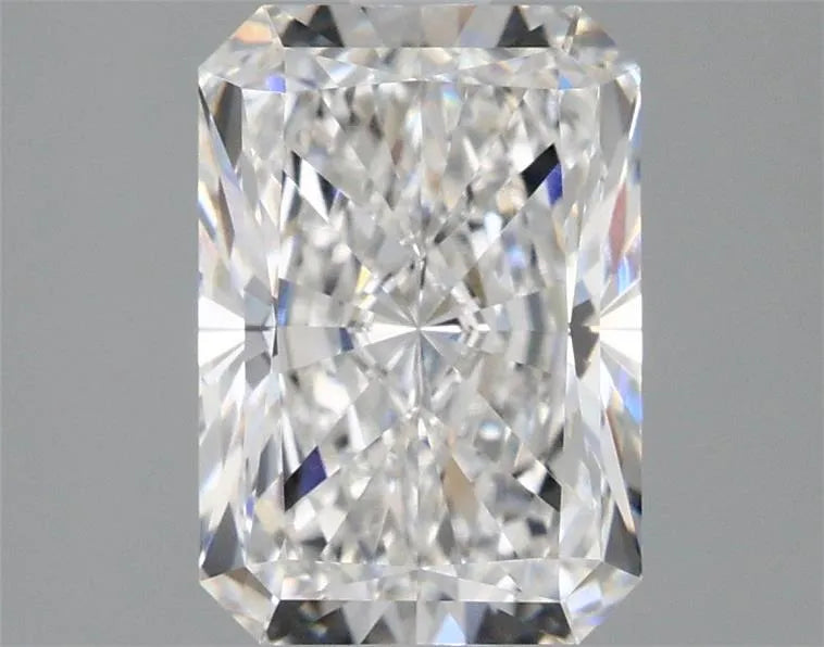 2.10ct Radiant Lab Grown Diamond (Colour E, Clarity VVS2, IGI Certified)