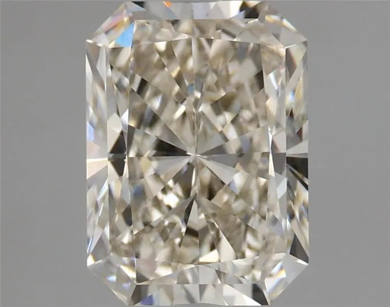 2.22ct Radiant Lab Grown Diamond (Colour I, Clarity VVS2, IGI Certified)