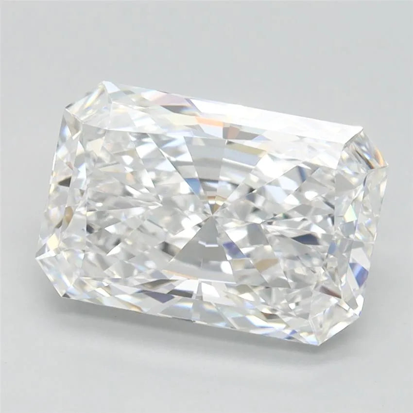 2.23ct Radiant Lab Grown Diamond (Colour D, Clarity VVS1, IGI Certified)