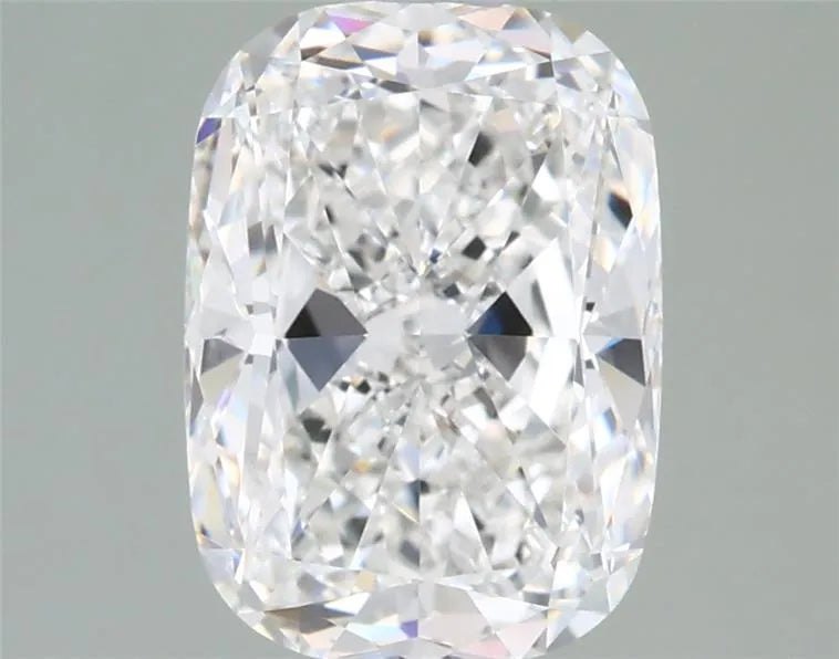 2.25ct Cushion modified Lab Grown Diamond (Colour G, Clarity VVS1, IGI Certified)