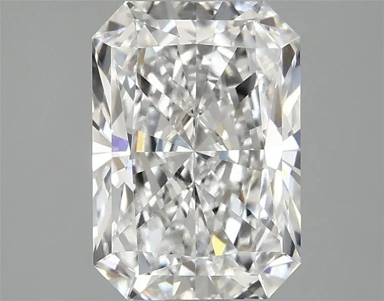2.30ct Radiant Lab Grown Diamond (Colour E, Clarity VVS2, IGI Certified)