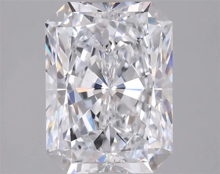 2.47ct Radiant Lab Grown Diamond (Colour D, Clarity VVS1, IGI Certified)