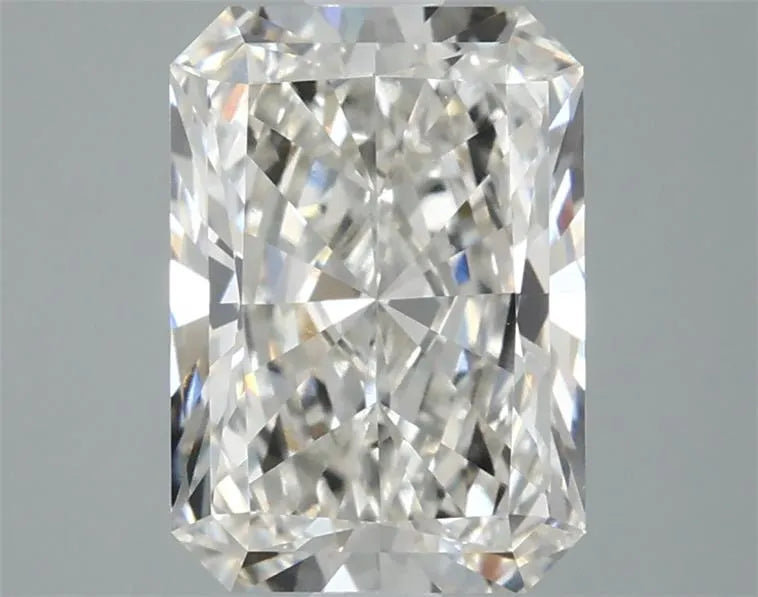 2.47ct Radiant Lab Grown Diamond (Colour G, Clarity VVS2, IGI Certified)