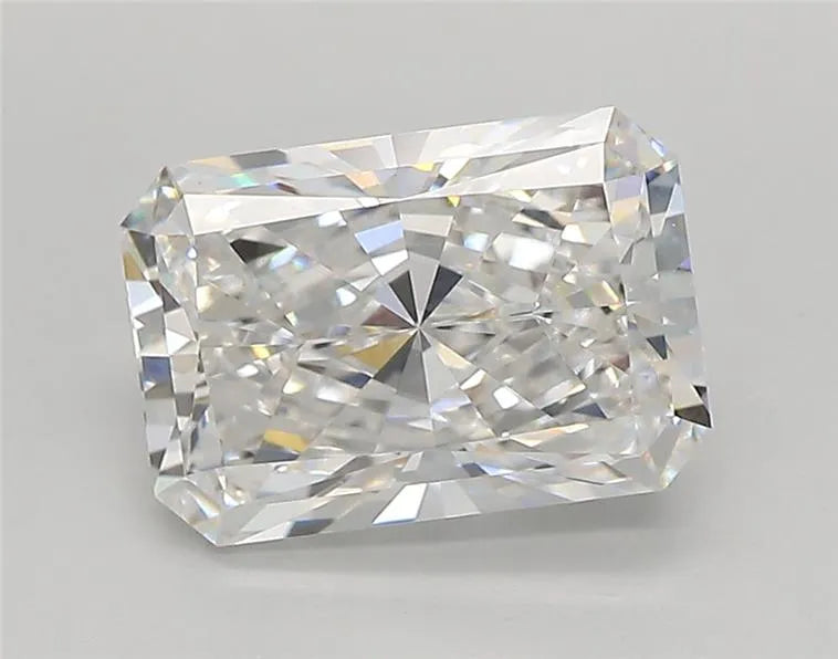 2.49ct Radiant Lab Grown Diamond (Colour E, Clarity VVS2, IGI Certified)
