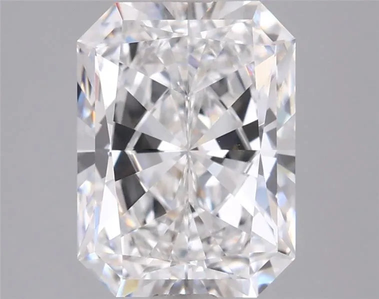 2.50ct Radiant Lab Grown Diamond (Colour E, Clarity VVS1, IGI Certified)