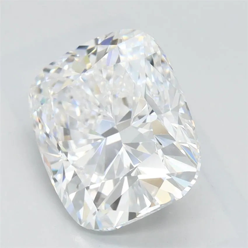 2.51ct Cushion modified Lab Grown Diamond (Colour D, Clarity VVS1, IGI Certified)