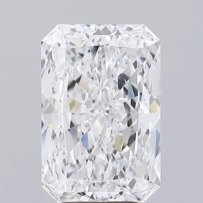 2.51ct Radiant Lab Grown Diamond (Colour E, Clarity VVS2, IGI Certified)