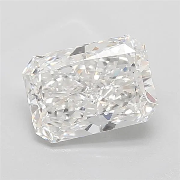 2.52ct Radiant Lab Grown Diamond (Colour E, Clarity VVS1, IGI Certified)