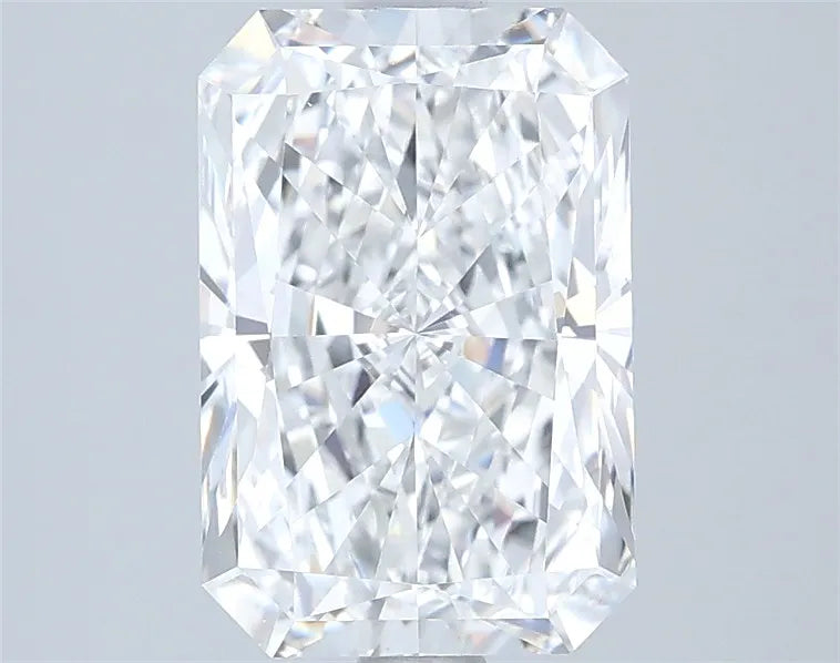 2.53ct Radiant Lab Grown Diamond (Colour D, Clarity VVS2, IGI Certified)