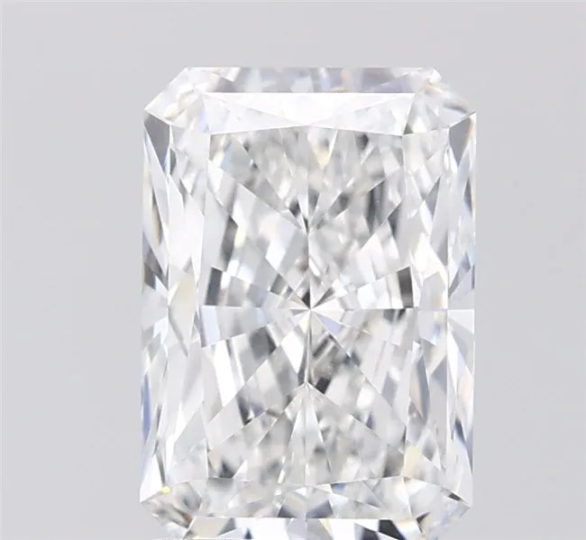2.55ct Radiant Lab Grown Diamond (Colour E, Clarity VVS1, IGI Certified)