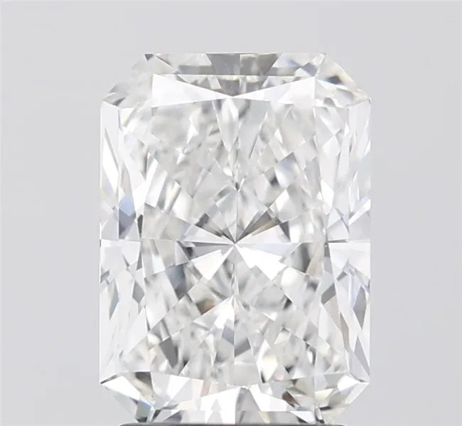 2.57ct Radiant Lab Grown Diamond (Colour F, Clarity VVS2, IGI Certified)