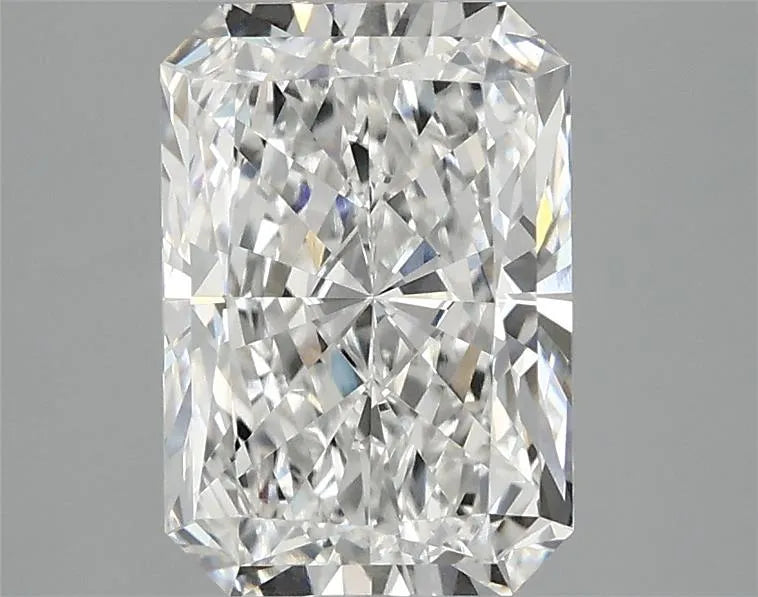 2.59ct Radiant Lab Grown Diamond (Colour E, Clarity VVS2, IGI Certified)