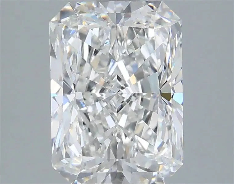 2.70ct Radiant Lab Grown Diamond (Colour E, Clarity VVS1, IGI Certified)