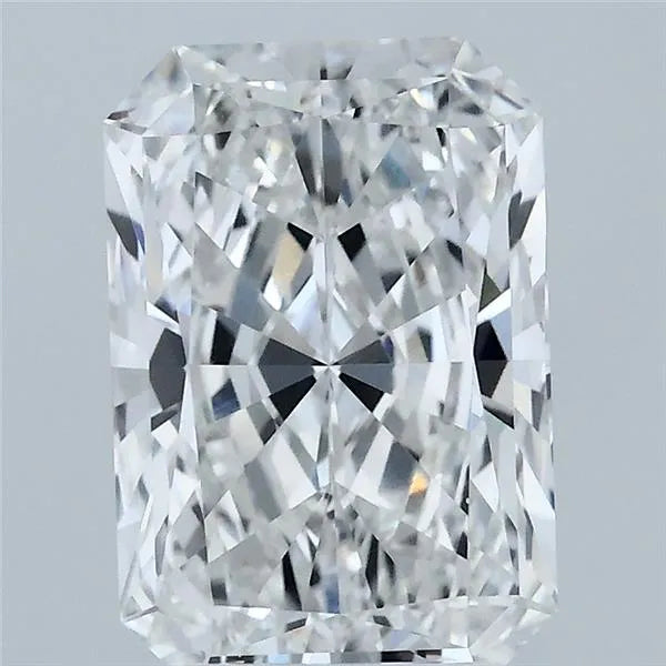 2.81ct Radiant Lab Grown Diamond (Colour E, Clarity VVS2, IGI Certified)