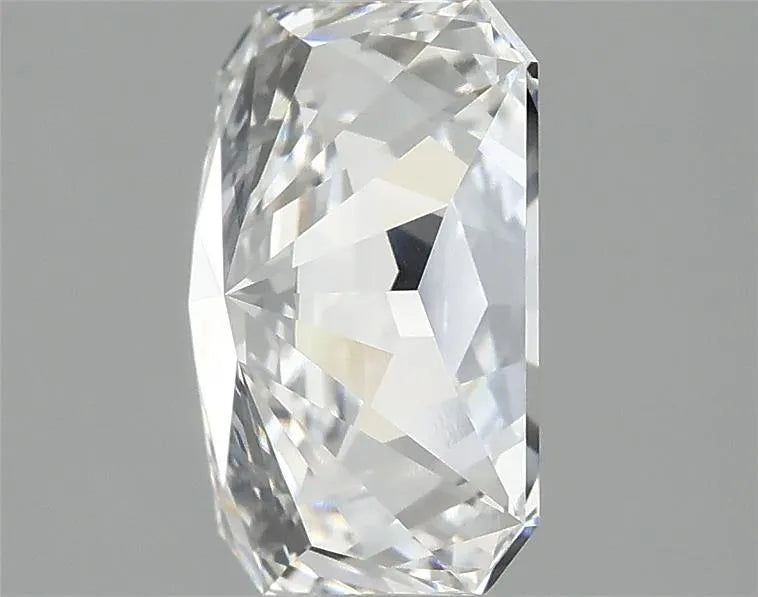 2.82ct Radiant Lab Grown Diamond (Colour F, Clarity VVS2, IGI Certified)