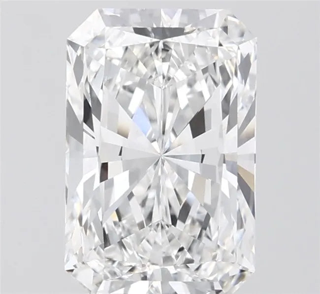 2.84ct Radiant Lab Grown Diamond (Colour E, Clarity VVS2, IGI Certified)