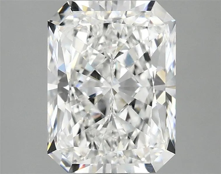 2.85ct Radiant Lab Grown Diamond (Colour E, Clarity VVS2, IGI Certified)