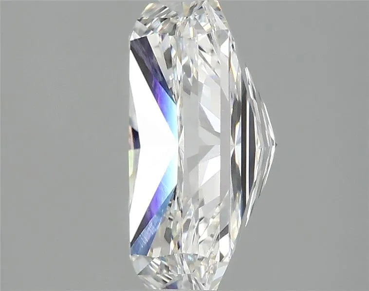 2.85ct Radiant Lab Grown Diamond (Colour E, Clarity VVS2, IGI Certified)