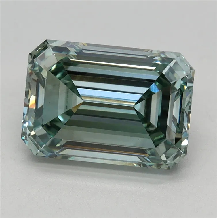 2.86ct Emerald Lab Grown Diamond (Colour Fancy Vivid Green, Clarity VVS2, IGI Certified)
