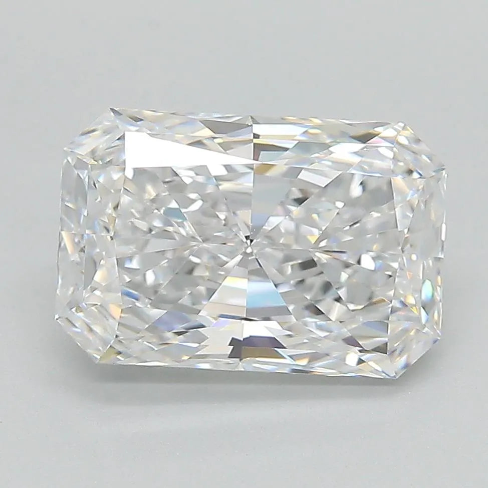 2.90ct Radiant Lab Grown Diamond (Colour F, Clarity VVS2, IGI Certified)