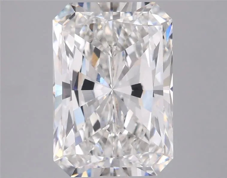2.91ct Radiant Lab Grown Diamond (Colour E, Clarity VVS1, IGI Certified)