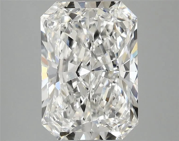 2.91ct Radiant Lab Grown Diamond (Colour F, Clarity VVS2, IGI Certified)