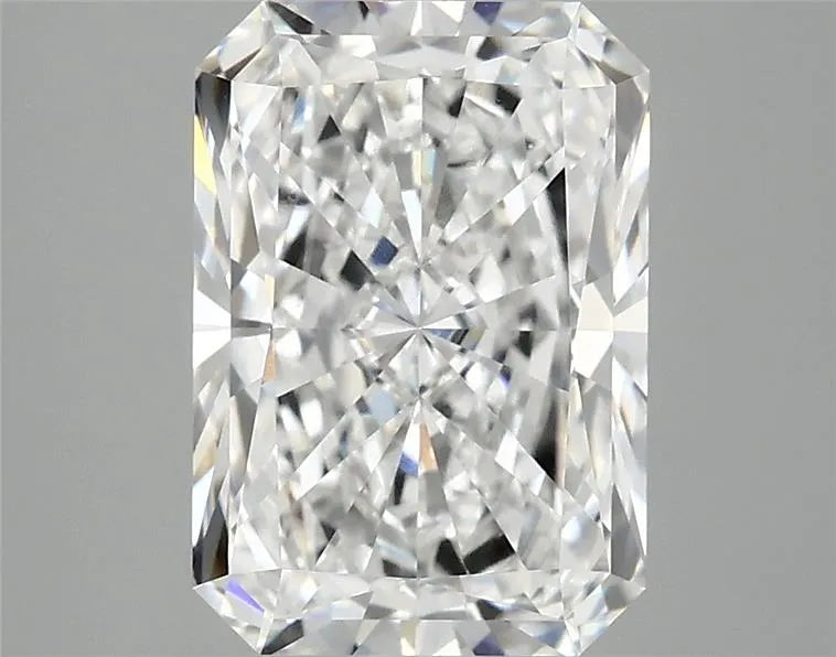 2.99ct Radiant Lab Grown Diamond (Colour D, Clarity VVS2, IGI Certified)