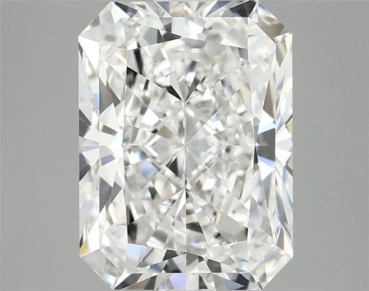 2.99ct Radiant Lab Grown Diamond (Colour E, Clarity VVS2, IGI Certified)