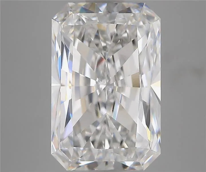 4.24ct Radiant Lab Grown Diamond (Colour E, Clarity VVS2, IGI Certified)