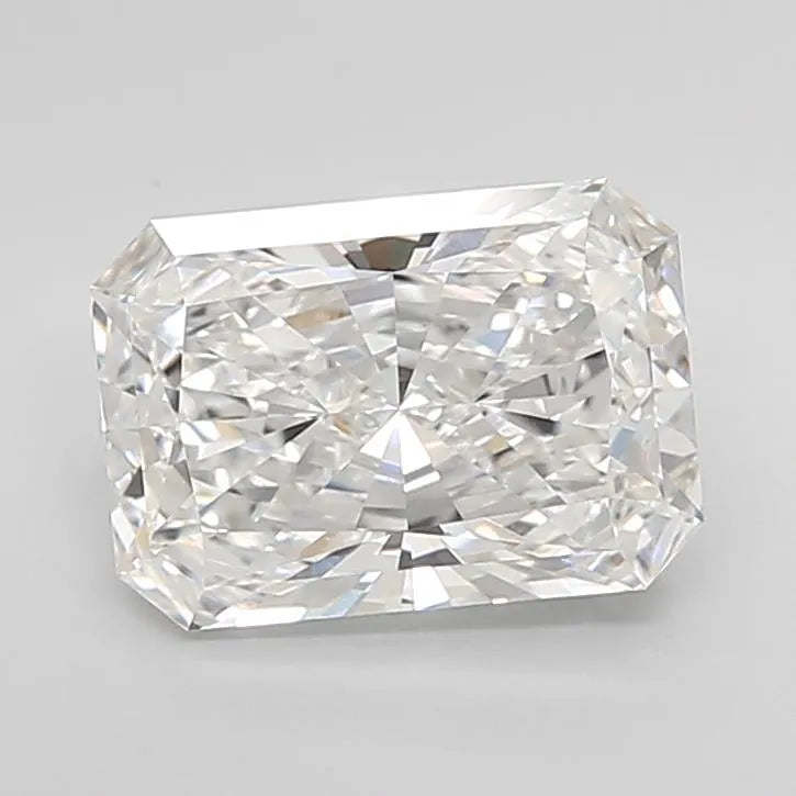 3.04ct Radiant Lab Grown Diamond (Colour E, Clarity VVS2, IGI Certified)