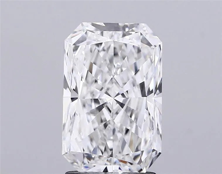 2.51ct Radiant Lab Grown Diamond (Colour D, Clarity VVS2, IGI Certified)