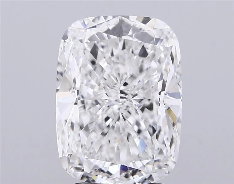 4.07ct Cushion modified Lab Grown Diamond (Colour D, Clarity VVS2, IGI Certified)